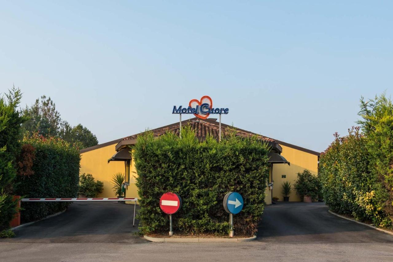 Motel Cuore Gadesco - Hotel - Cremona Ca de' Mari Esterno foto